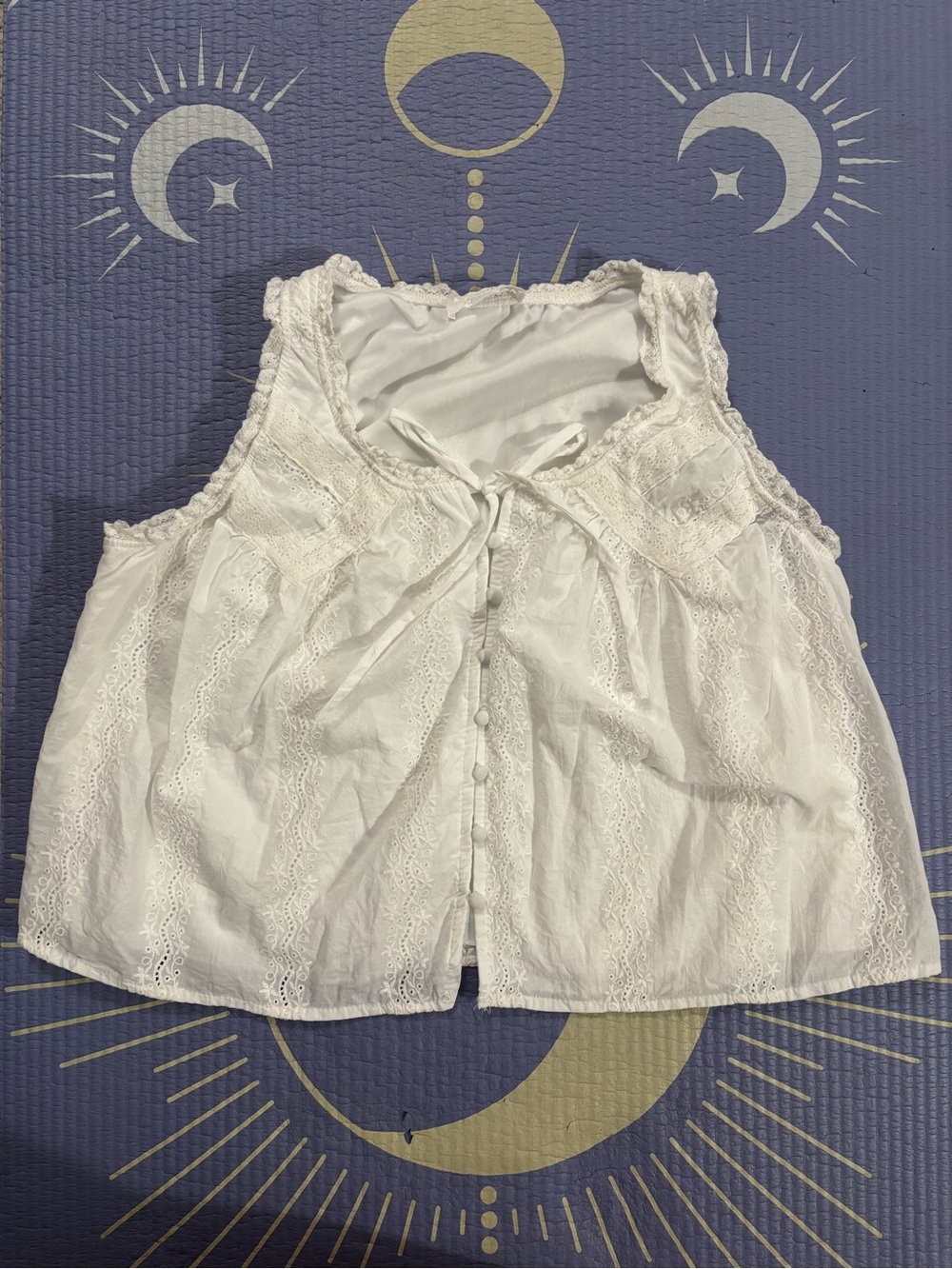Kirious Los Angeles White Lace-Trim Sleeveless Tie-Front Camisole